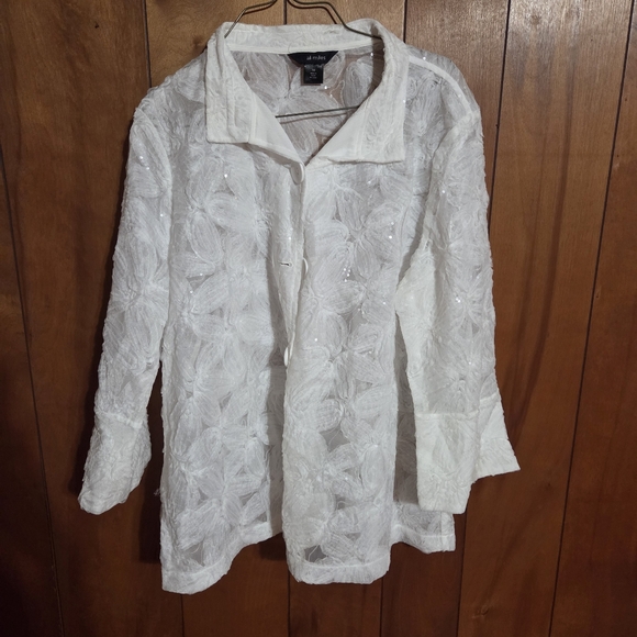 Ali Miles Plus Size 1x White Floral Beaded Buttom Down Blouse - Picture 1 of 4